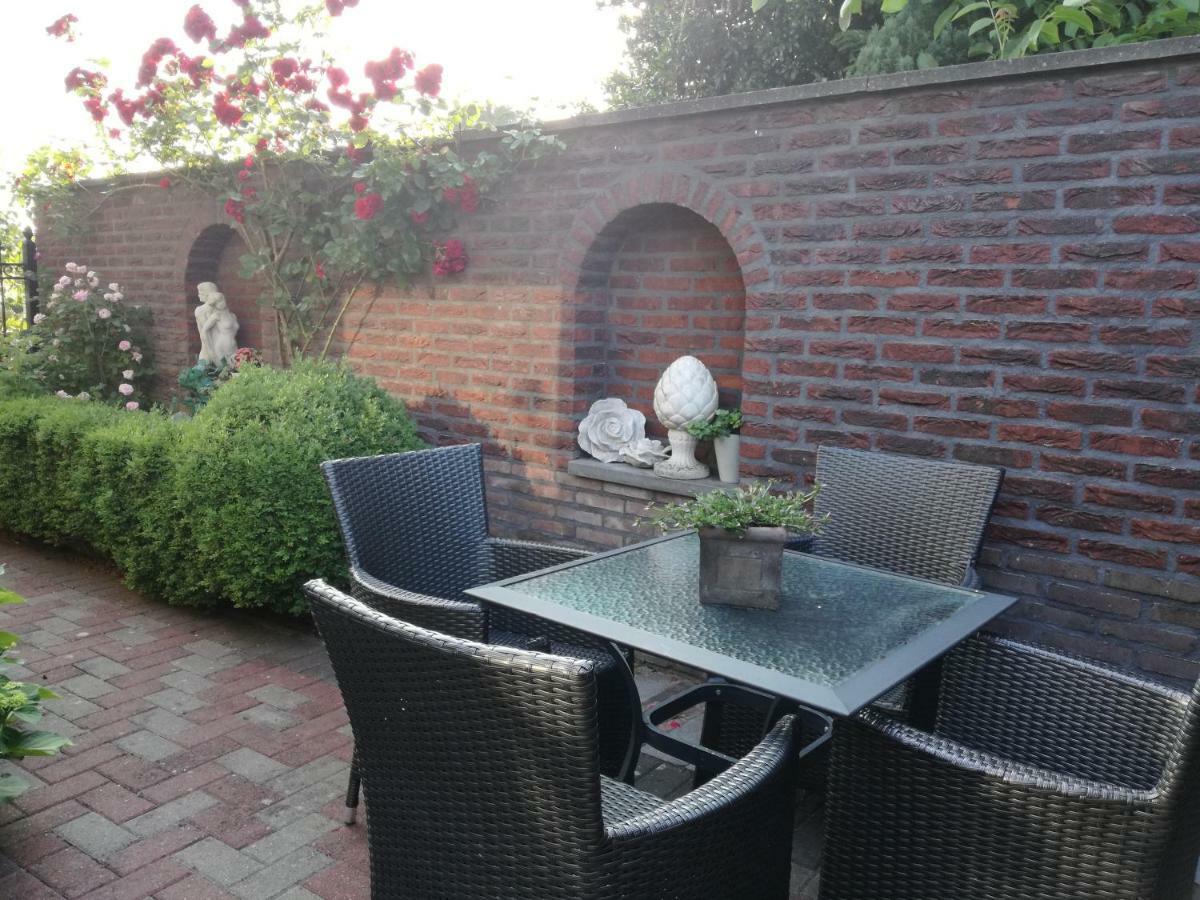 La Rose Bed & Breakfast Pelt Exterior photo